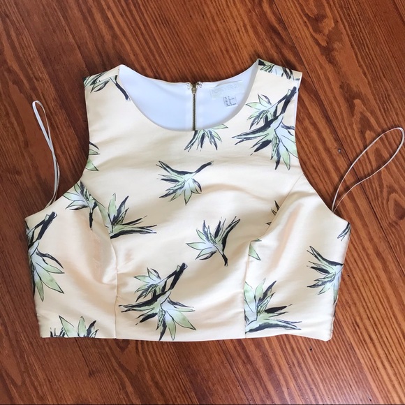 Forever 21 Tops - Forever21 Plus Yellow Birds of Paradise Palm Sleeveless Crop Top